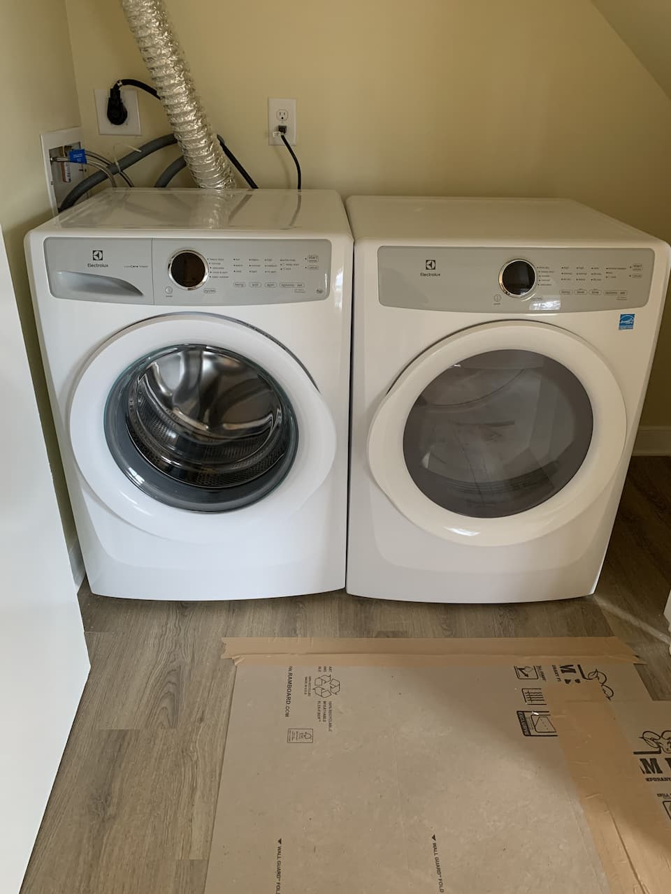 New washer/dryer machines in Afton