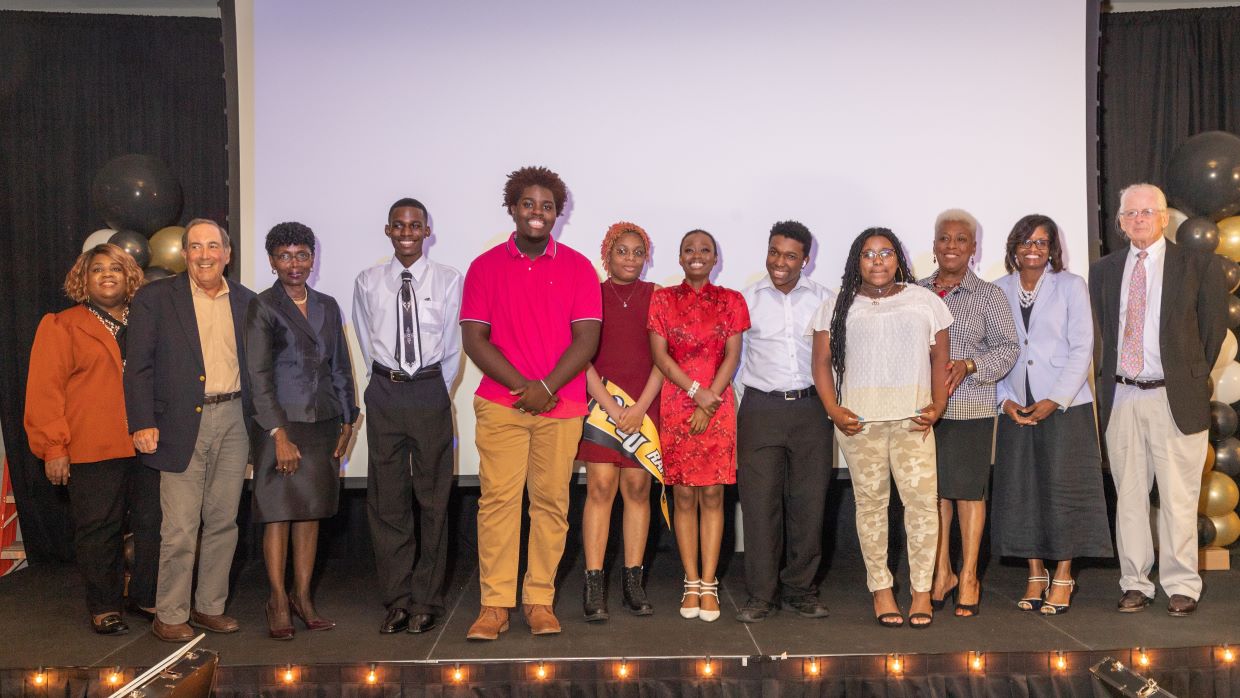 2021 presenters and scholarship recipients on stage